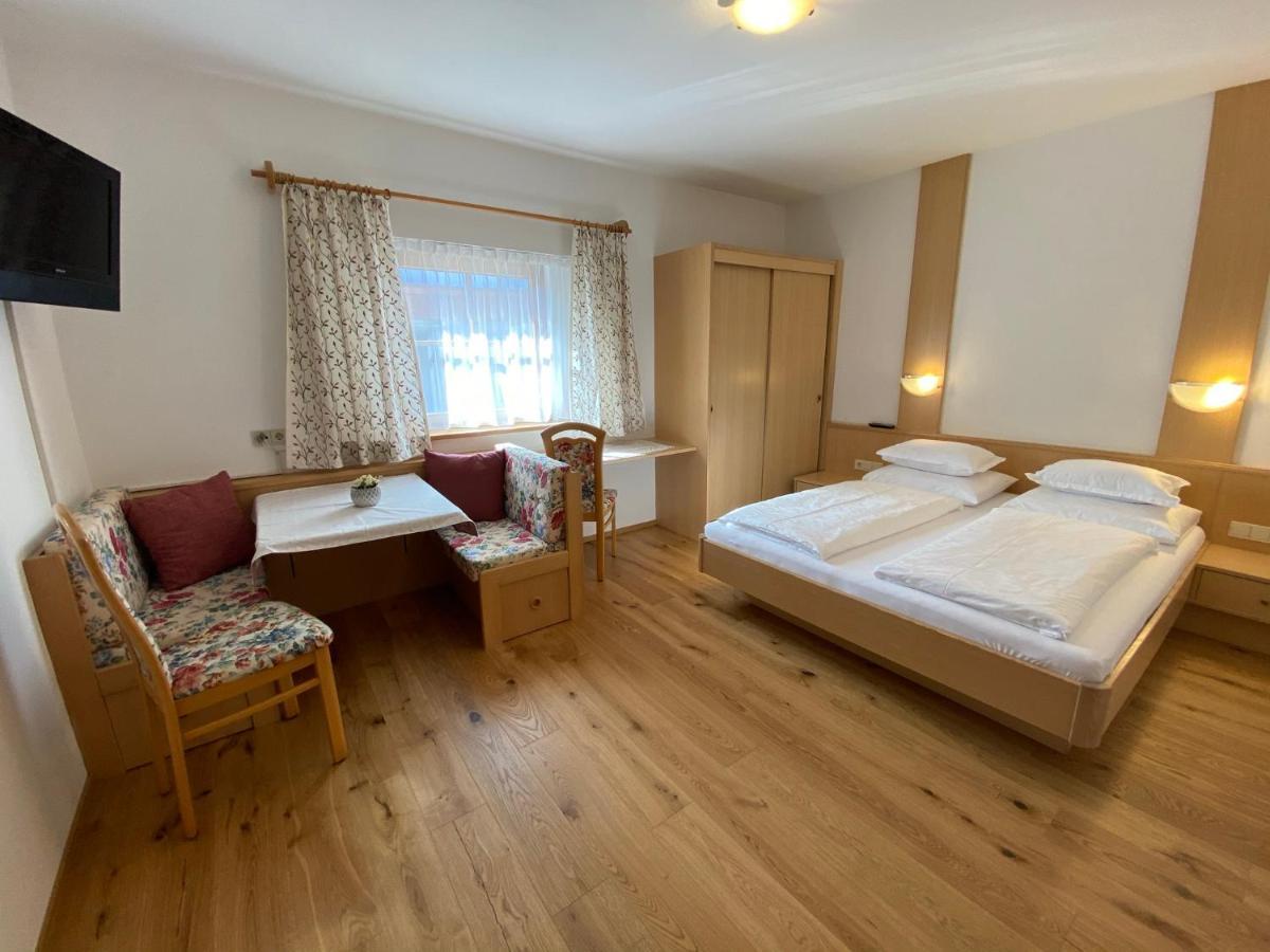 Hotel Lindnerhof Urlaub Am Bauernhof San Lorenzo di Sebato Esterno foto